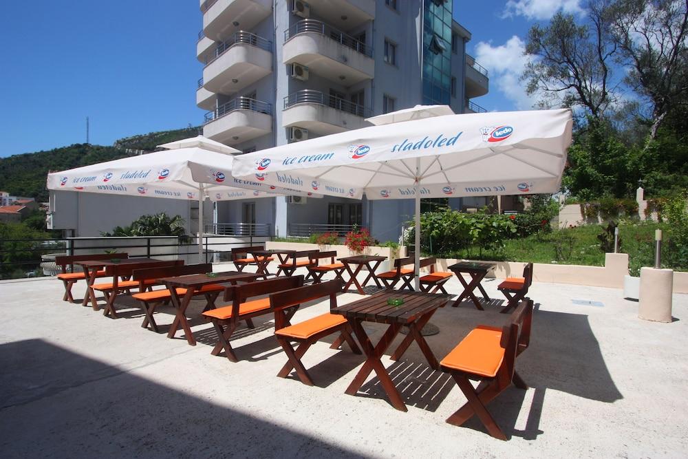 Hotel Magnolija Bečići المظهر الخارجي الصورة